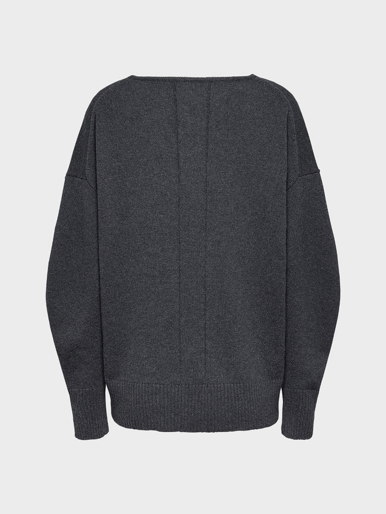 0196 deep V-neck sweater