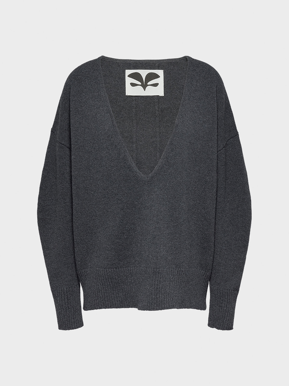 CAES - 0196 deep V neck sweater | caes-store.com