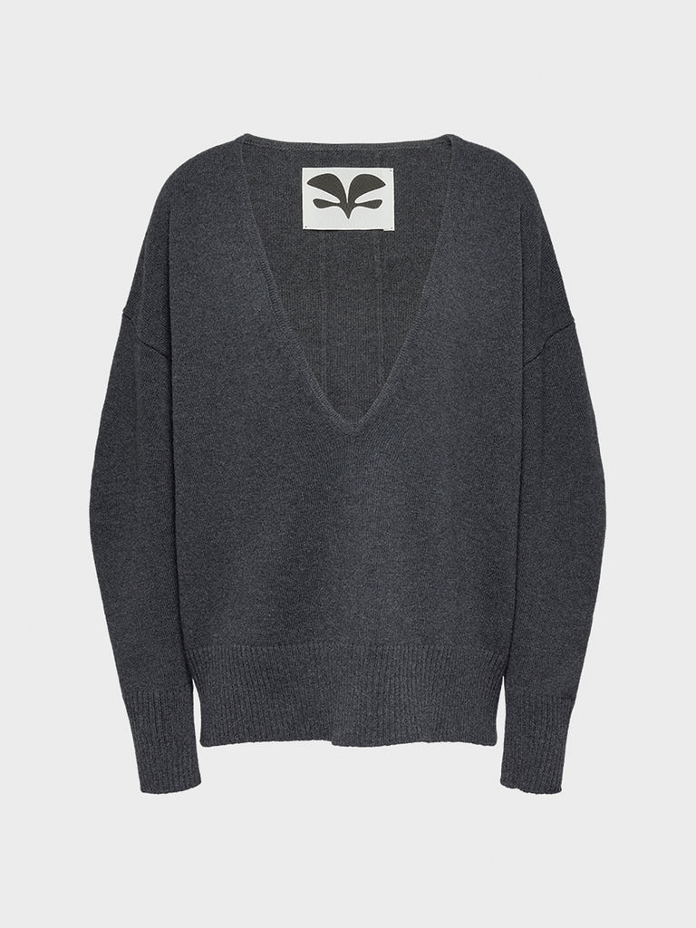 0196 deep V-neck sweater