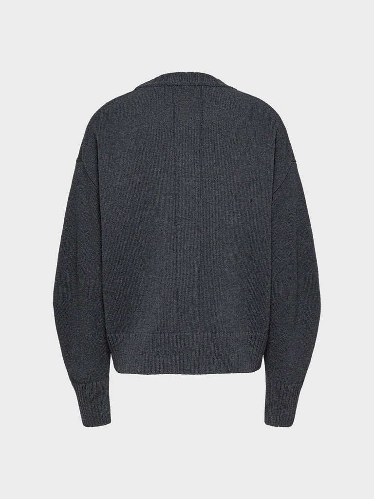 0198 curved sleeve regular fit sweater