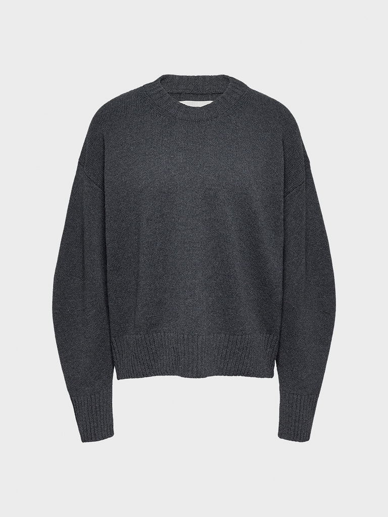 0198 curved sleeve regular fit sweater