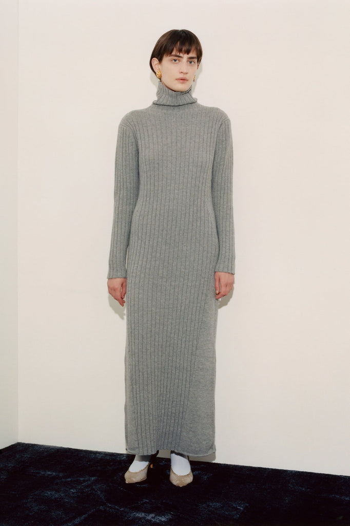 Sample sale - 0062 knitted dress with seam details