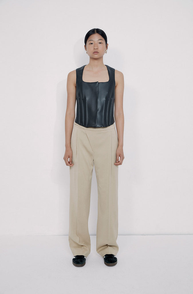 Core collection - 0032 belted trousers