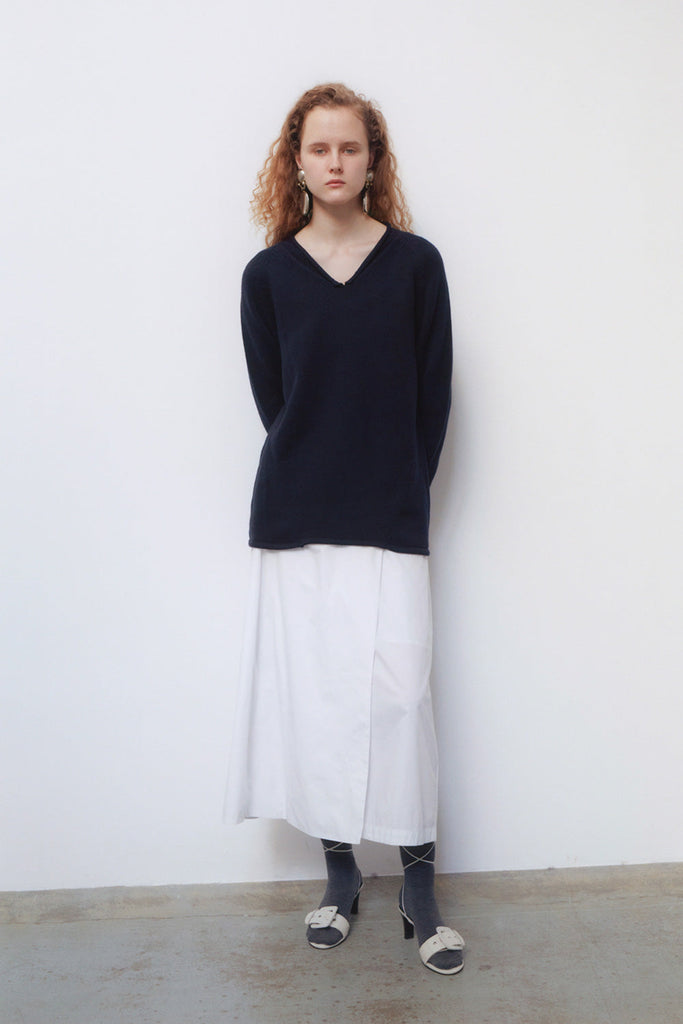 Edition 5 - 0029 rolled V-neck sweater lookbook front